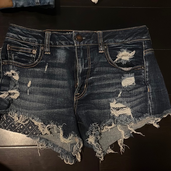 Super stretch American Eagle jean shorts, size 4! - Picture 1 of 3